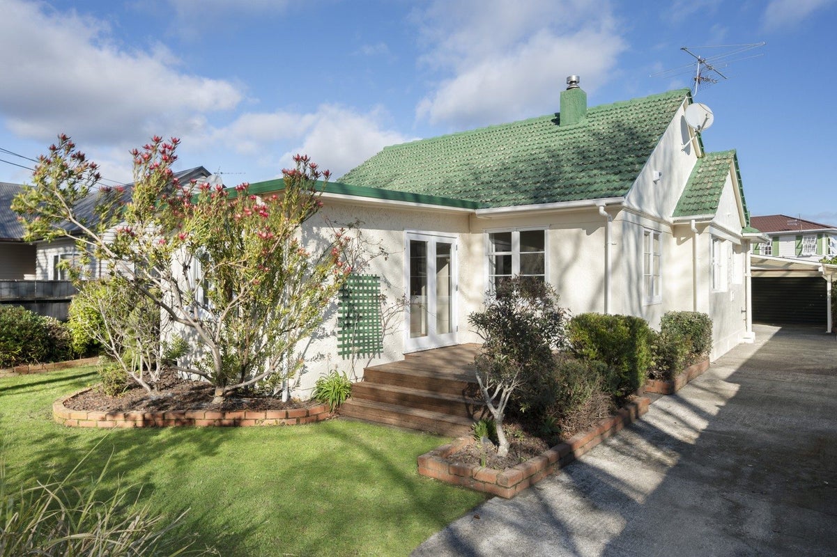 29 Allen Street, Boulcott, Lower Hutt - Carousel 1