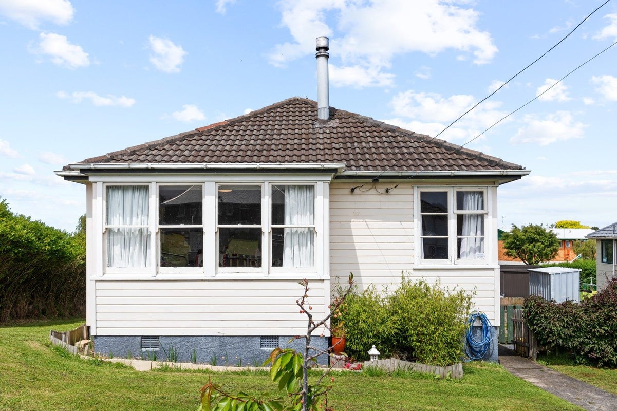 10 Allenby Avenue, Liberton, Dunedin - Carousel 1