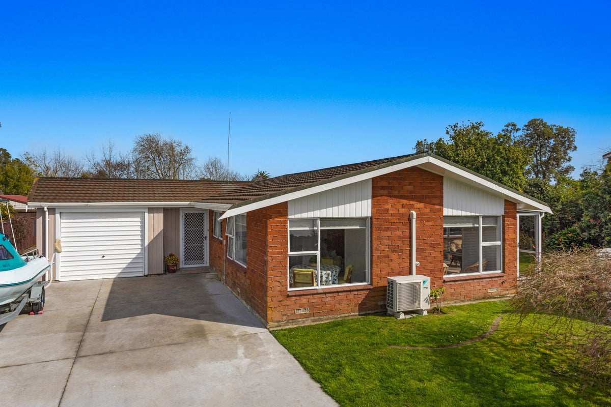 11 Walter Park, Whakatane, Whakatane - Carousel 2