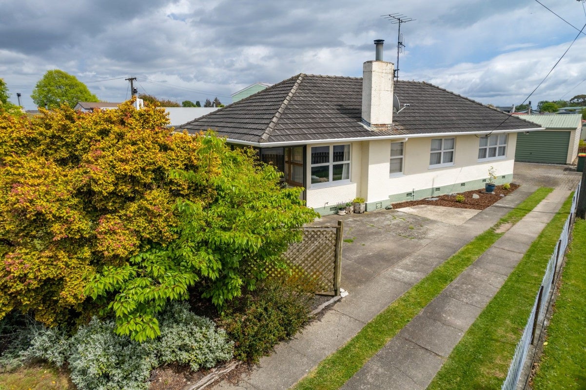 41 Roto Street, Tahunanui, Nelson - Carousel 1