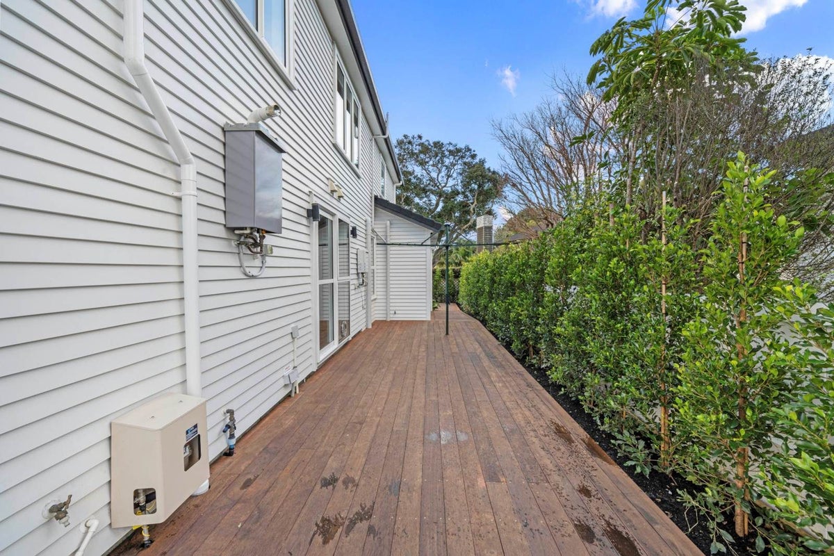 19 Korau Road, Epsom, Auckland - Carousel 46