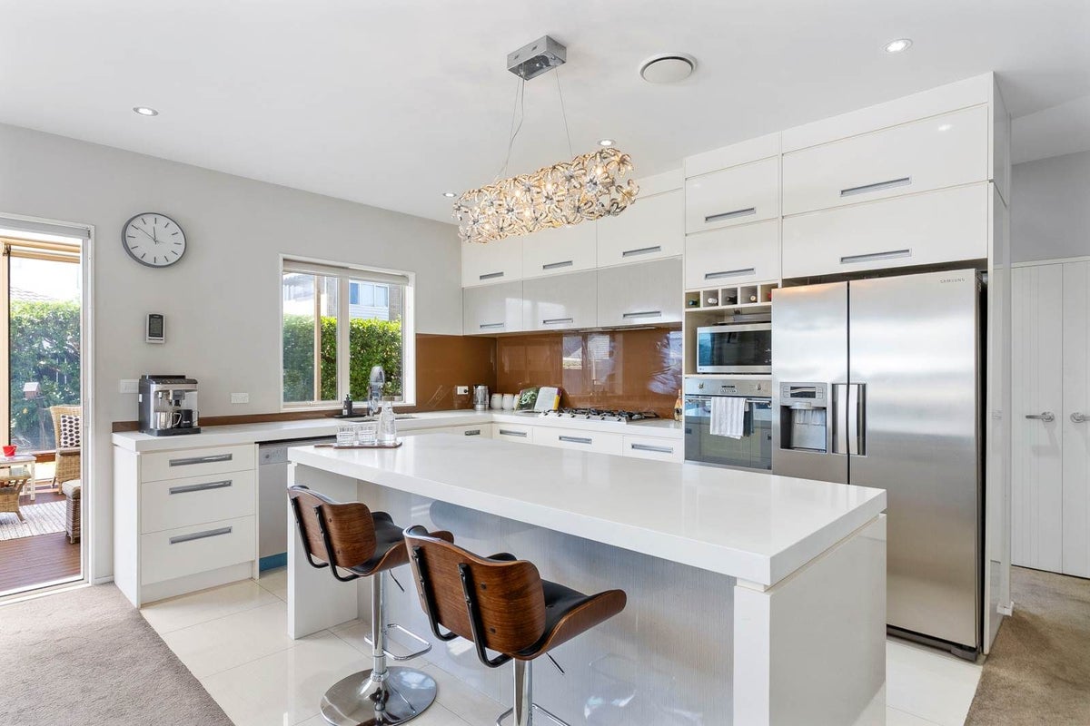10 Rosewell Crescent, Flat Bush, Manukau City, Auckland - Carousel 2