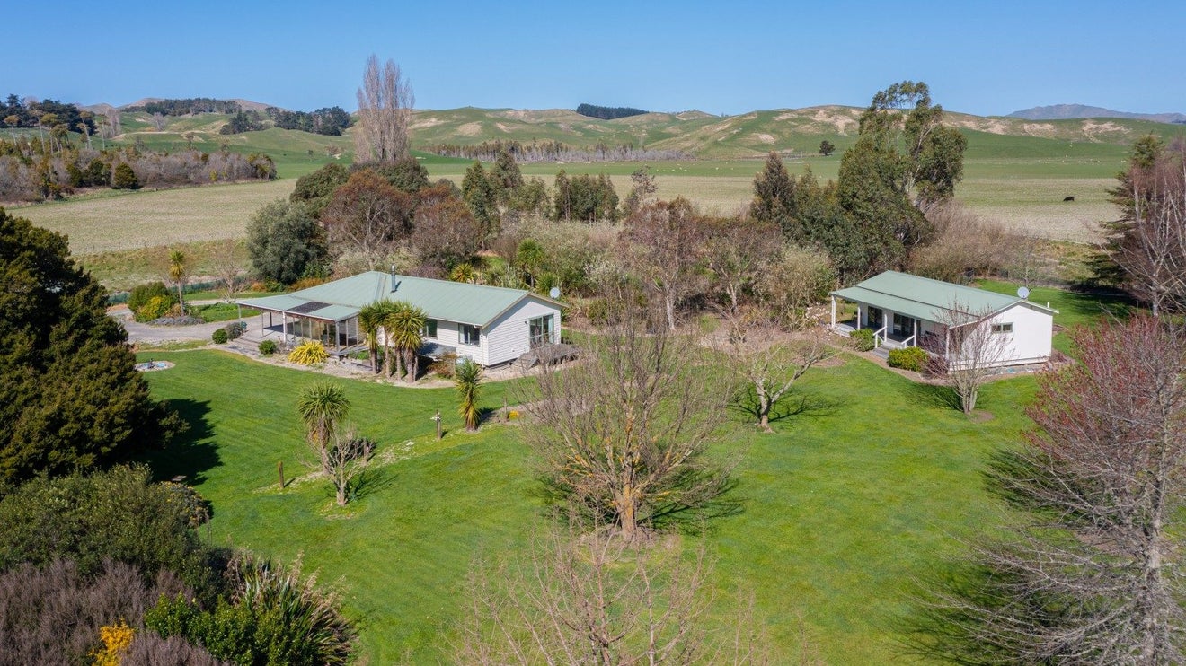 2164 Elsthorpe Road, Otane - Carousel 1