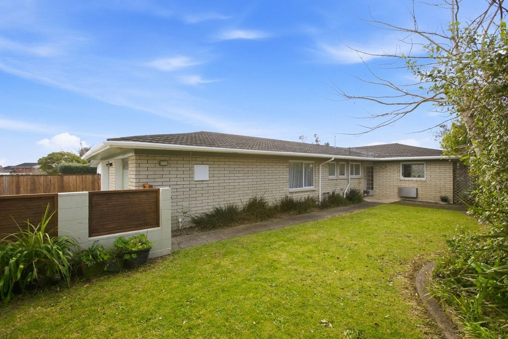 34 Truby King Street, Merrilands, New Plymouth - Carousel 2