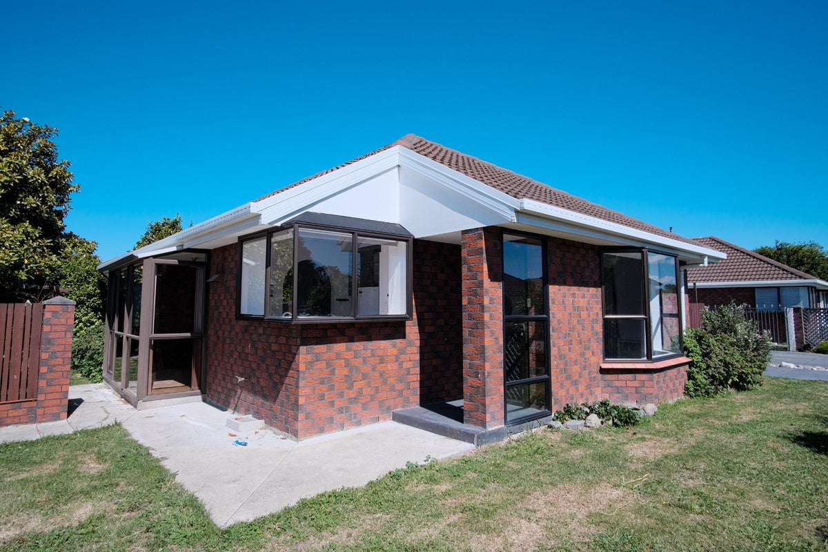 8 Mervyn Drive, Avondale, Christchurch - Carousel 1