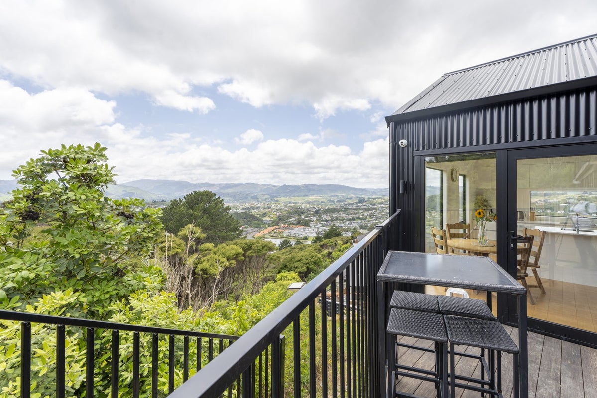 9 Topsail Way, Whitby, Porirua - Carousel 2