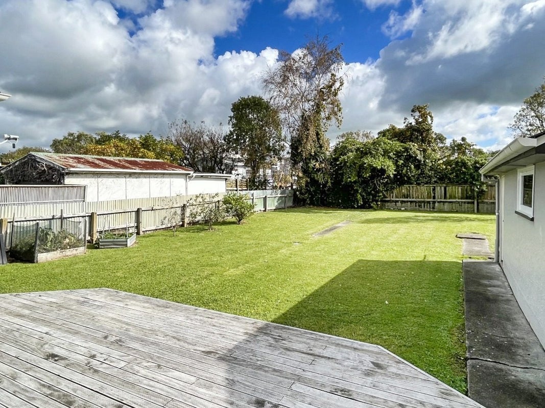 17 Rewa Street, Takaro, Palmerston North - Carousel 13