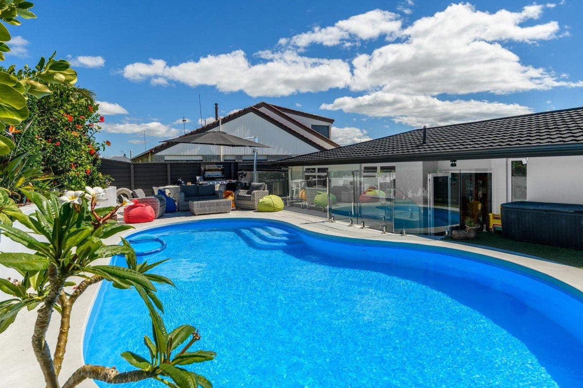 6 Western Road, Otumoetai, Tauranga - Carousel 2