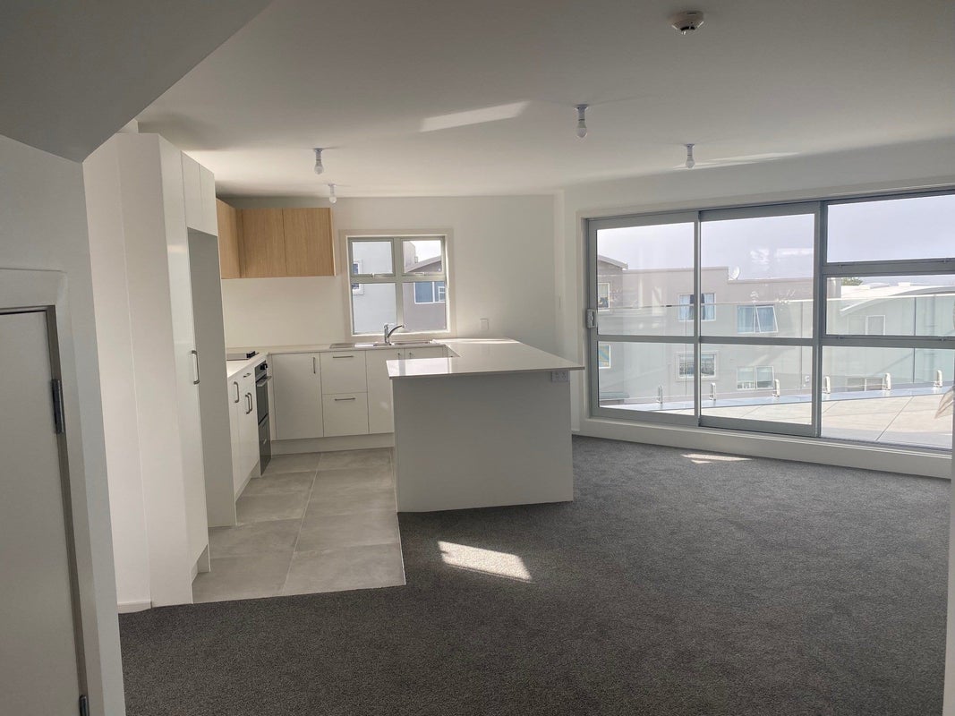 8/270 Onewa Road, Birkenhead, Auckland - Carousel 2