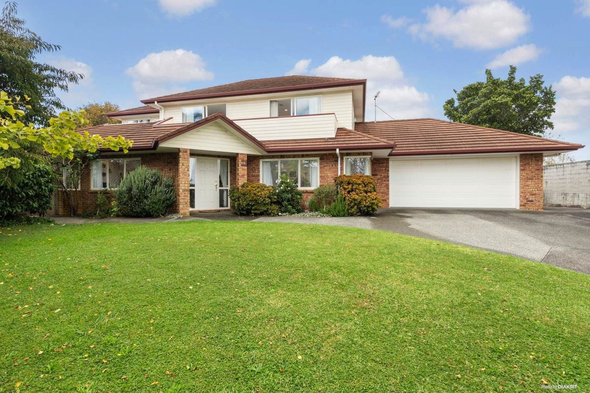 5 Idris Court, The Gardens, Auckland - Carousel 1