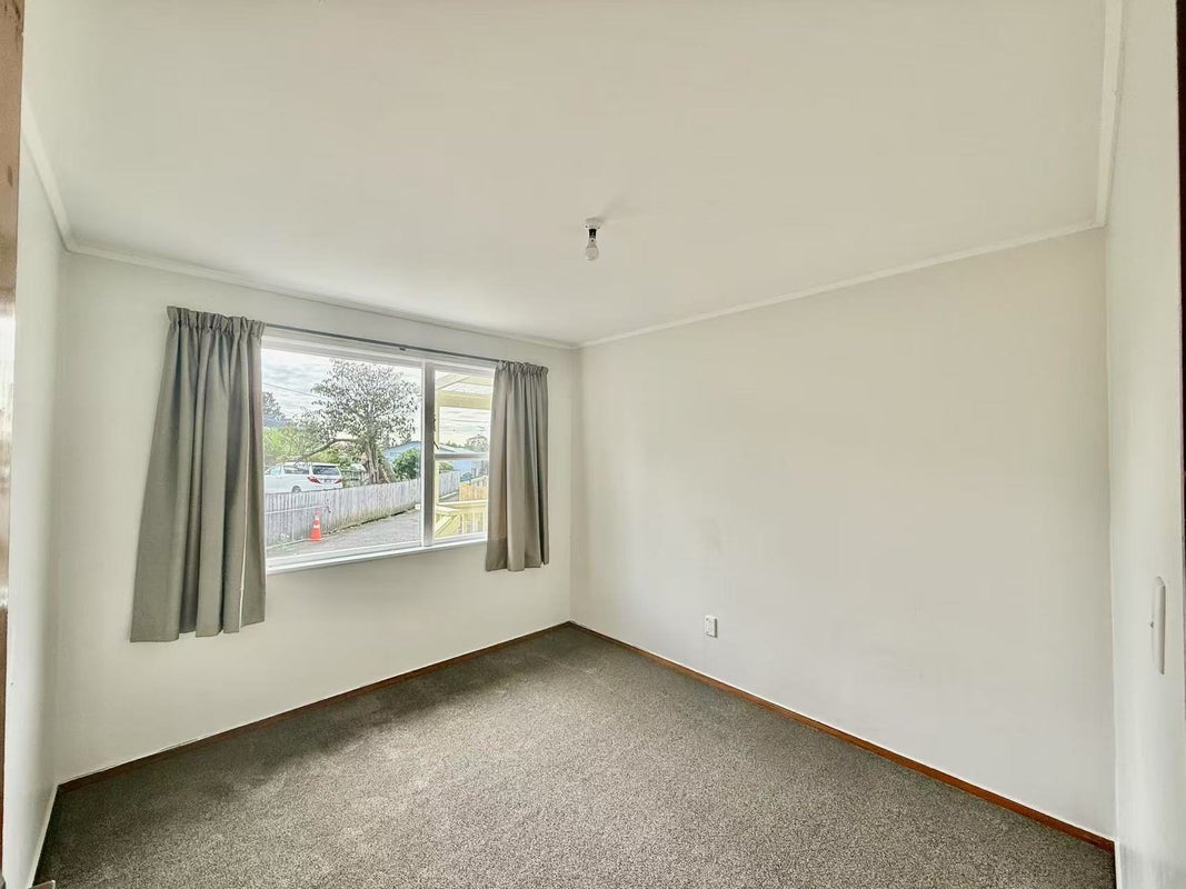 39D Tomo Street, New Lynn, Auckland - Carousel 13
