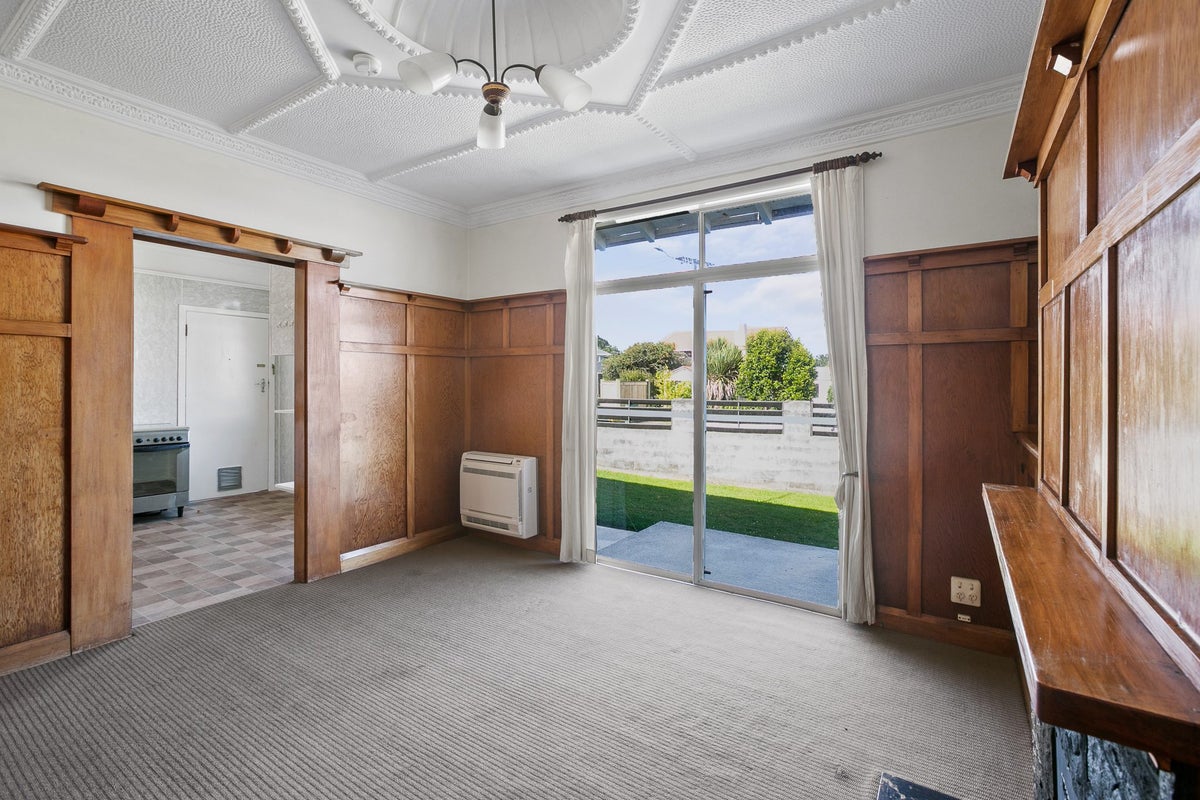 14 Mangorei Road, Strandon, New Plymouth - Carousel 2