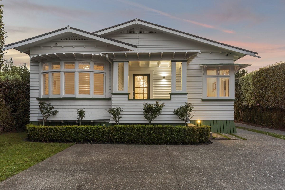 36 Coyle Street, Sandringham, Auckland - Carousel 1