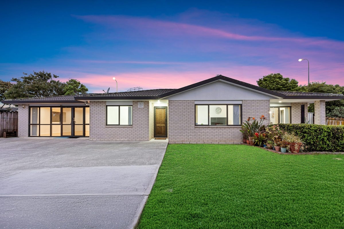 17 Courtvale Place, Flat Bush, Auckland - Carousel 2