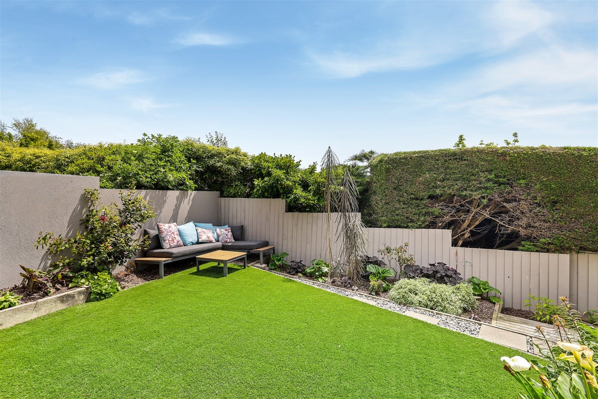 1/5A Madeley Road, Mount Pleasant, Christchurch - Carousel 2