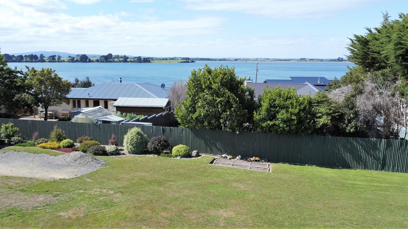 8 Castle Street, Riverton - Carousel 2
