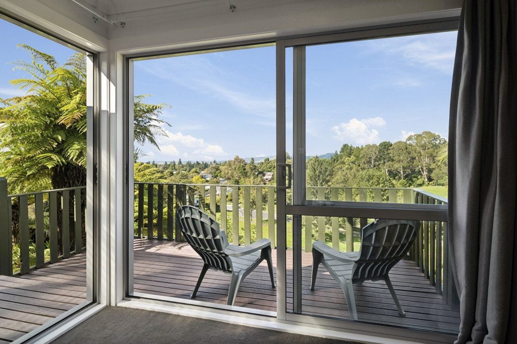 14 Taiporutu Place, Springfield, Rotorua - Carousel 2