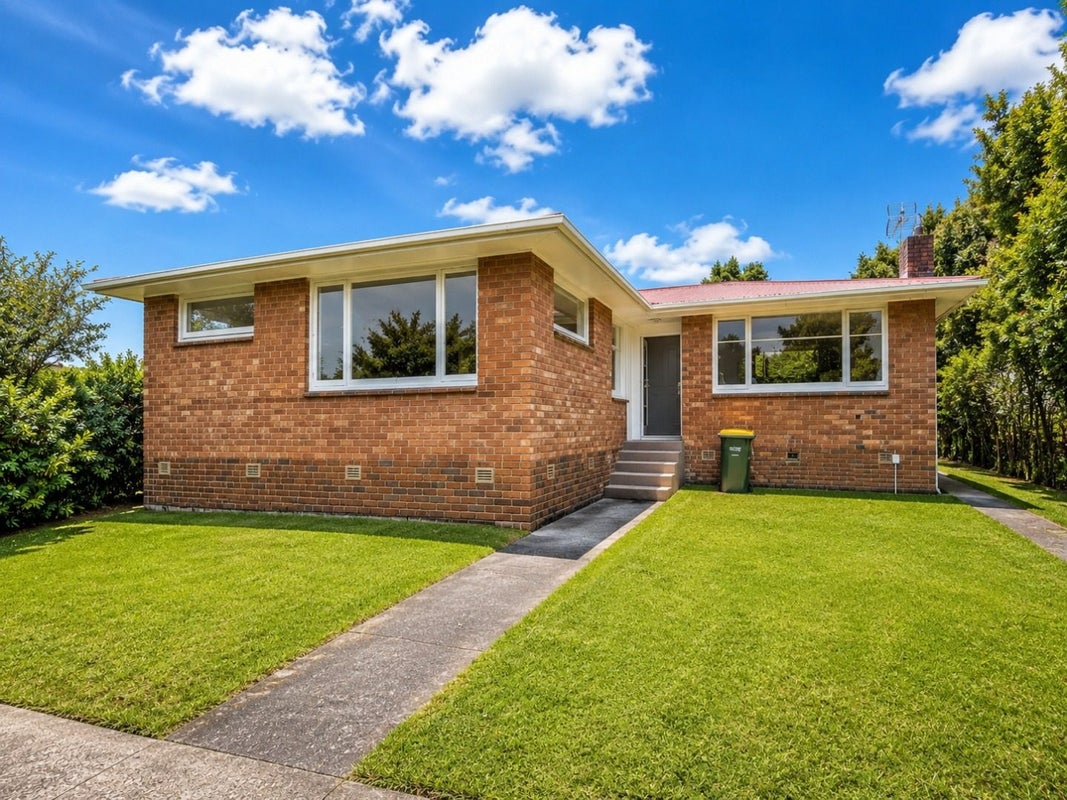 24 Trojan Crescent, New Lynn, Auckland - Carousel 15