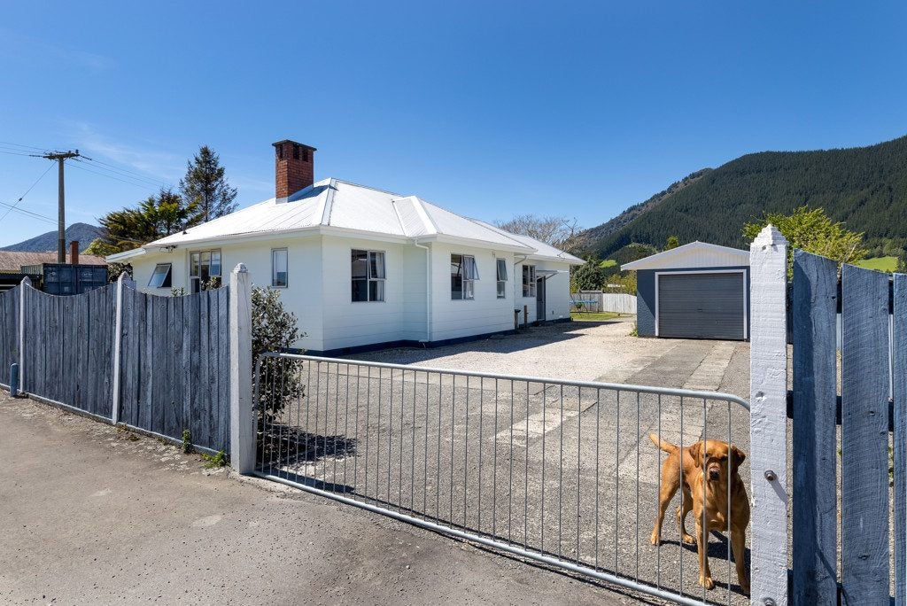 6756 State Highway 6, Rai Valley - Carousel 36