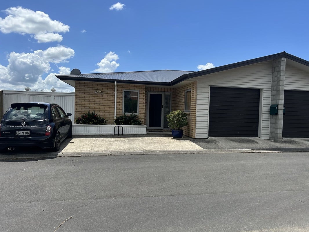 39/167 Whitney Street, Blockhouse Bay, Auckland - Carousel 1