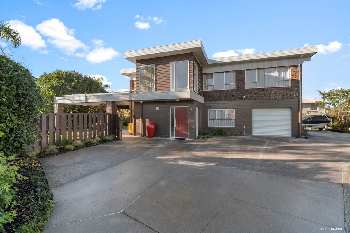 6 Barnhill Crescent, Pahurehure, Papakura - Carousel 2