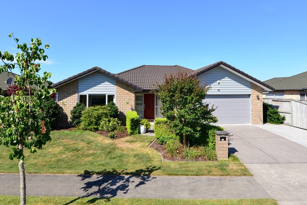 20 Whitney Place, Rototuna North, Hamilton - Carousel 1
