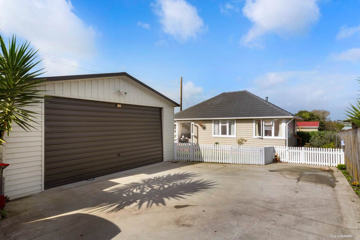 7A Hilda Road, Favona, Auckland - Carousel 1