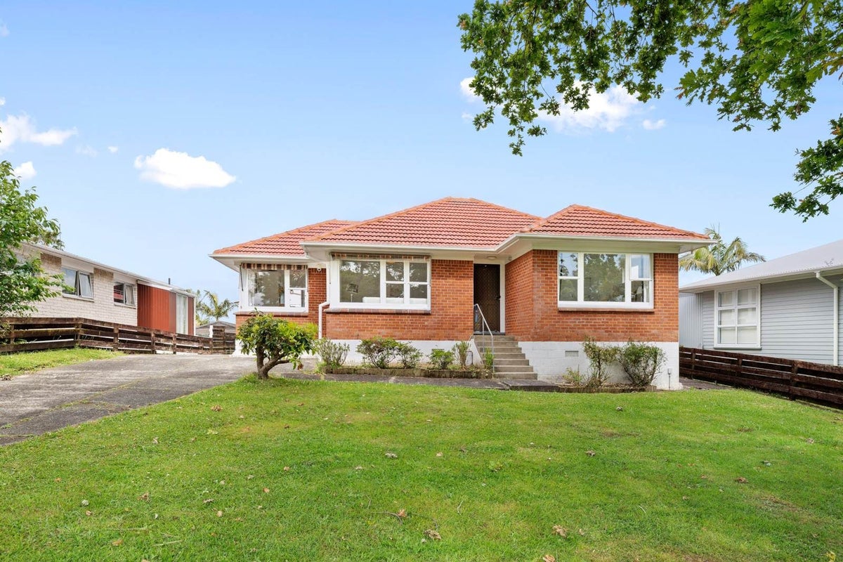 100 Gossamer Drive, Pakuranga Heights, Auckland - Carousel 1