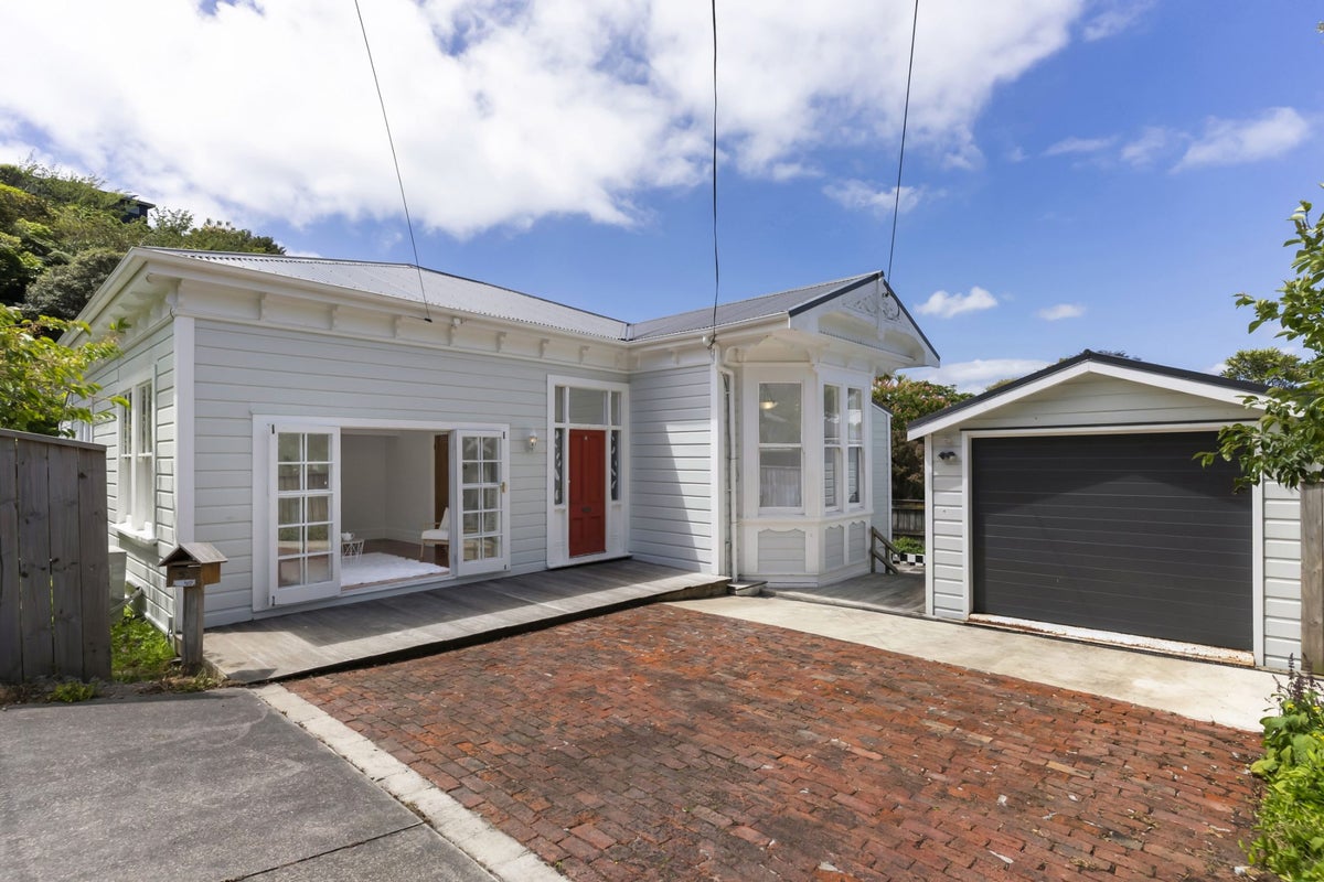52 Parkvale Road, Karori, Wellington - Carousel 1