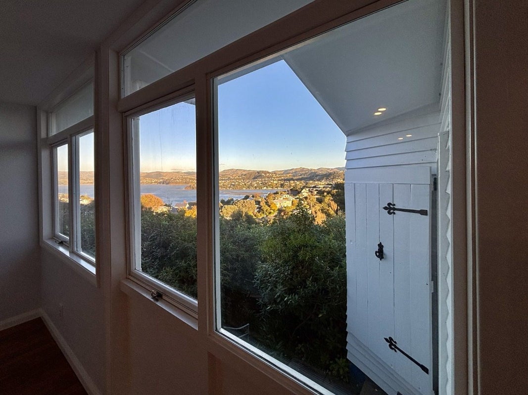 63 Mana View Road, Paremata, Porirua - Carousel 1