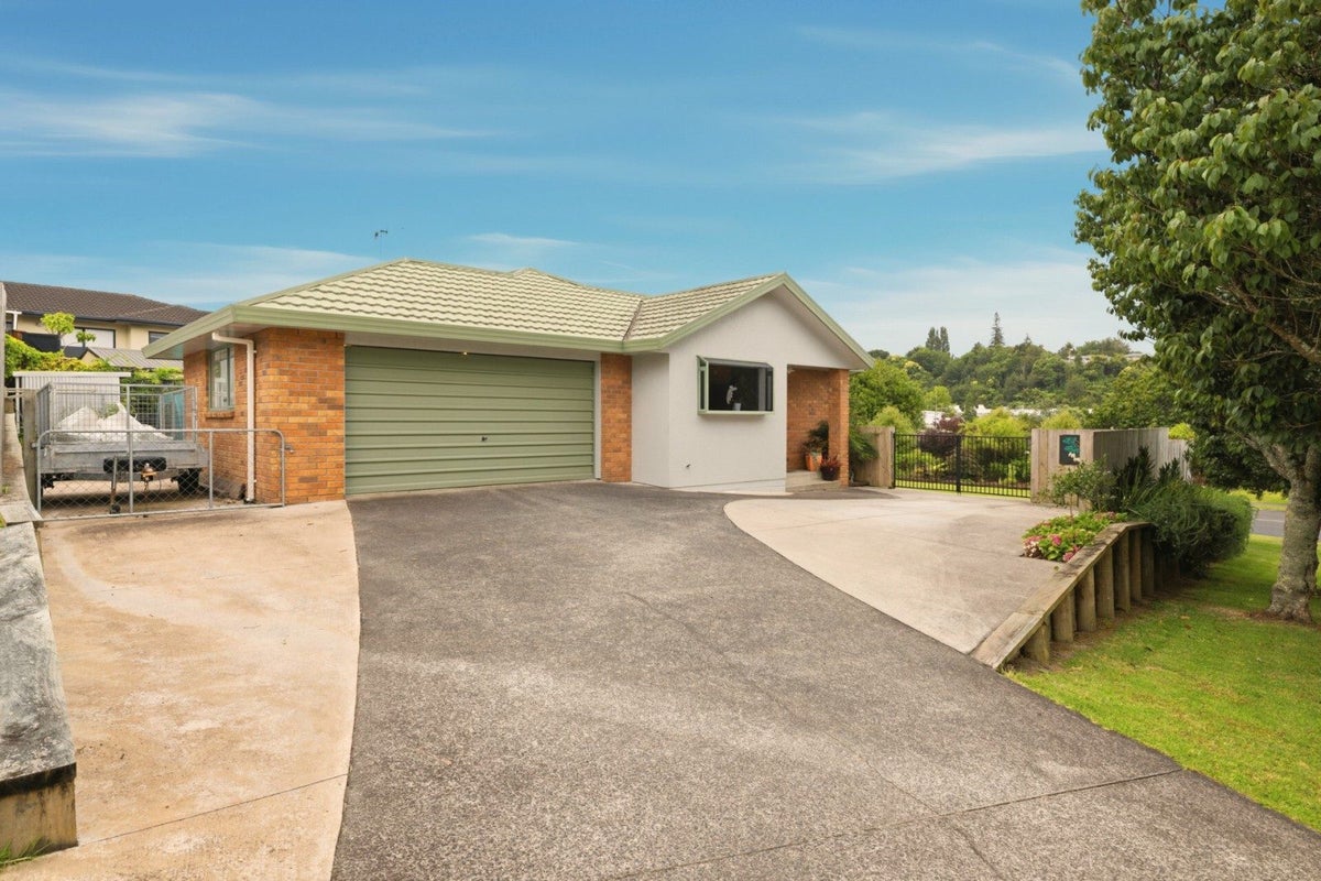 2 Karamu Terrace, Pyes Pa, Tauranga - Carousel 21
