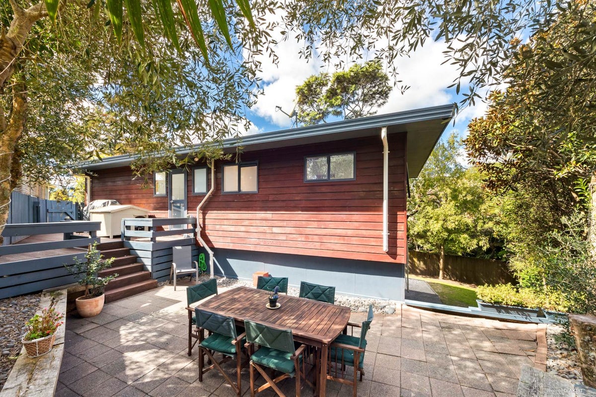 66A Reynella Drive, Massey, Auckland - Carousel 1