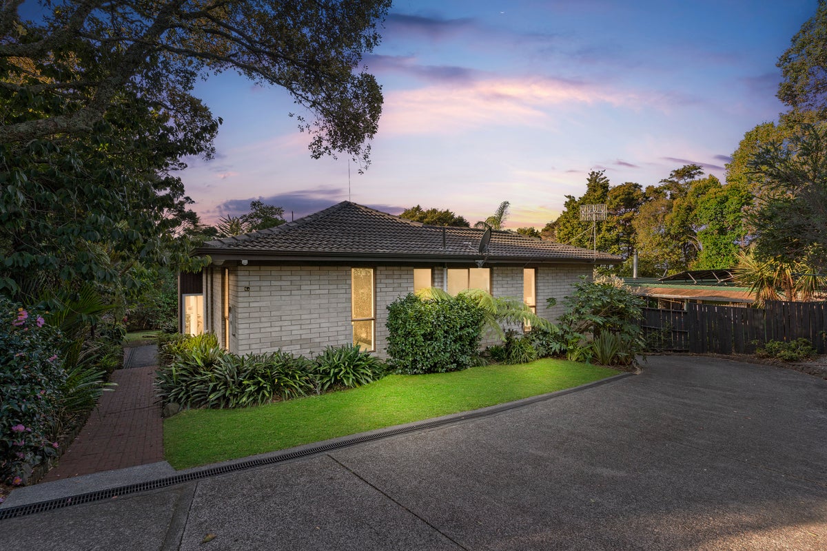 4A Puketitiro Street, Glen Eden, Auckland - Carousel 1