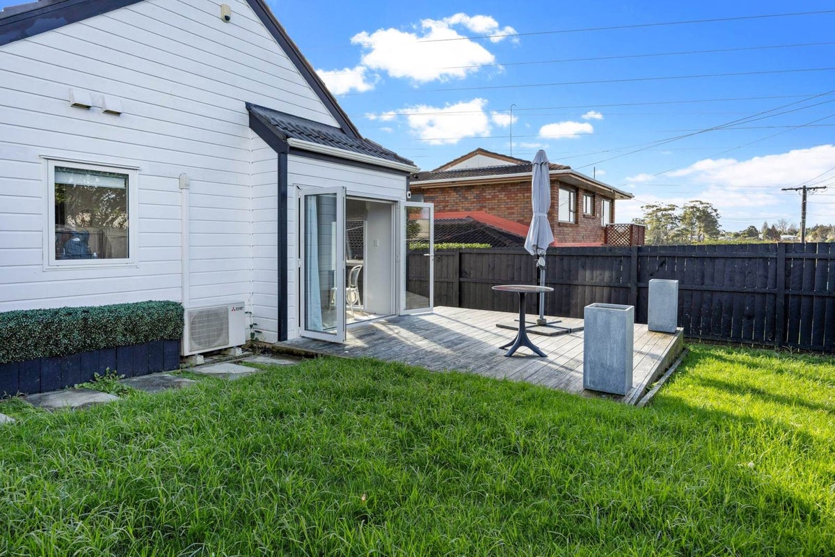 1/36 Koromiko Street, New Lynn, Auckland - Carousel 11
