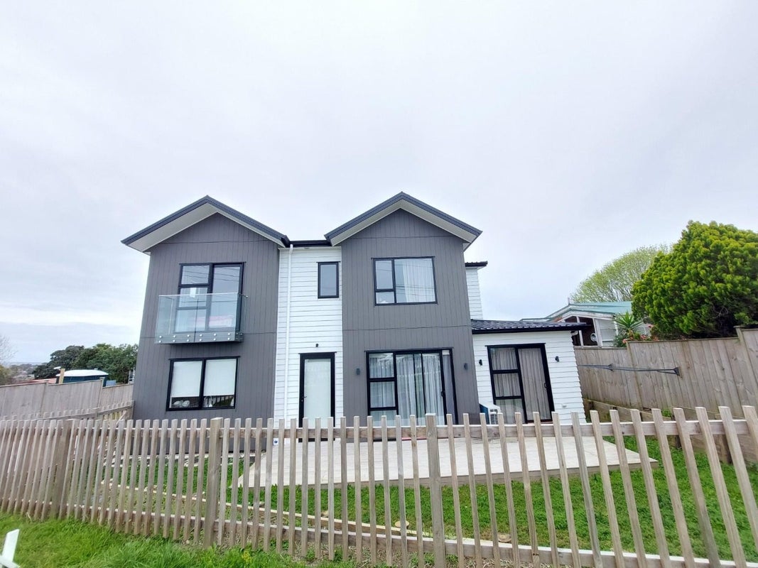 54D Bleakhouse Road, Howick, Auckland - Carousel 1