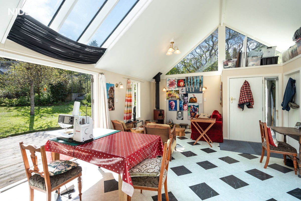 95 Hillary Street, Pine Hill, Dunedin - Carousel 1