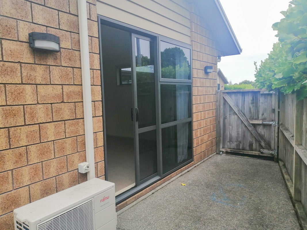 1/102 Old Farm Road, Hamilton East, Hamilton - Carousel 12