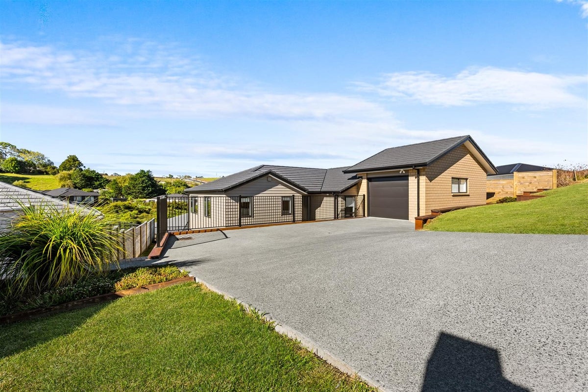 31 Ella Anne Crescent, Warkworth, Warkworth - Carousel 1