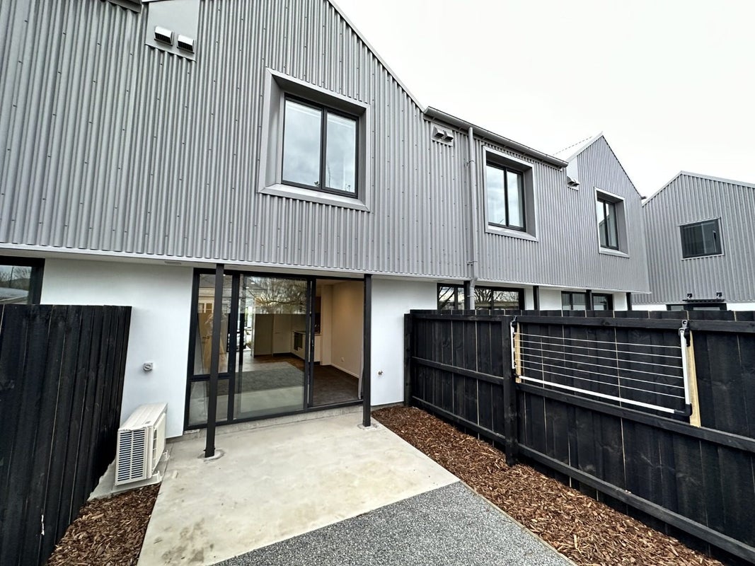 8/30 Frederick Street, Waltham, Christchurch - Carousel 1
