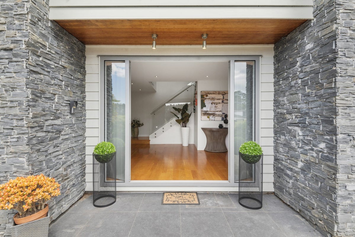 21 Golden Morning Drive, Albany Heights, Auckland - Carousel 1