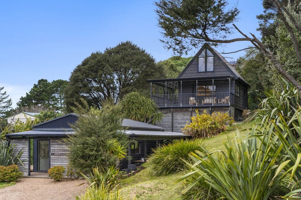 29 Calais Terrace, Ostend, Waiheke Island - Carousel 1
