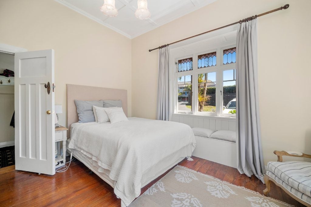 195 Hinemoa Street, Birkenhead, Auckland - Carousel 2