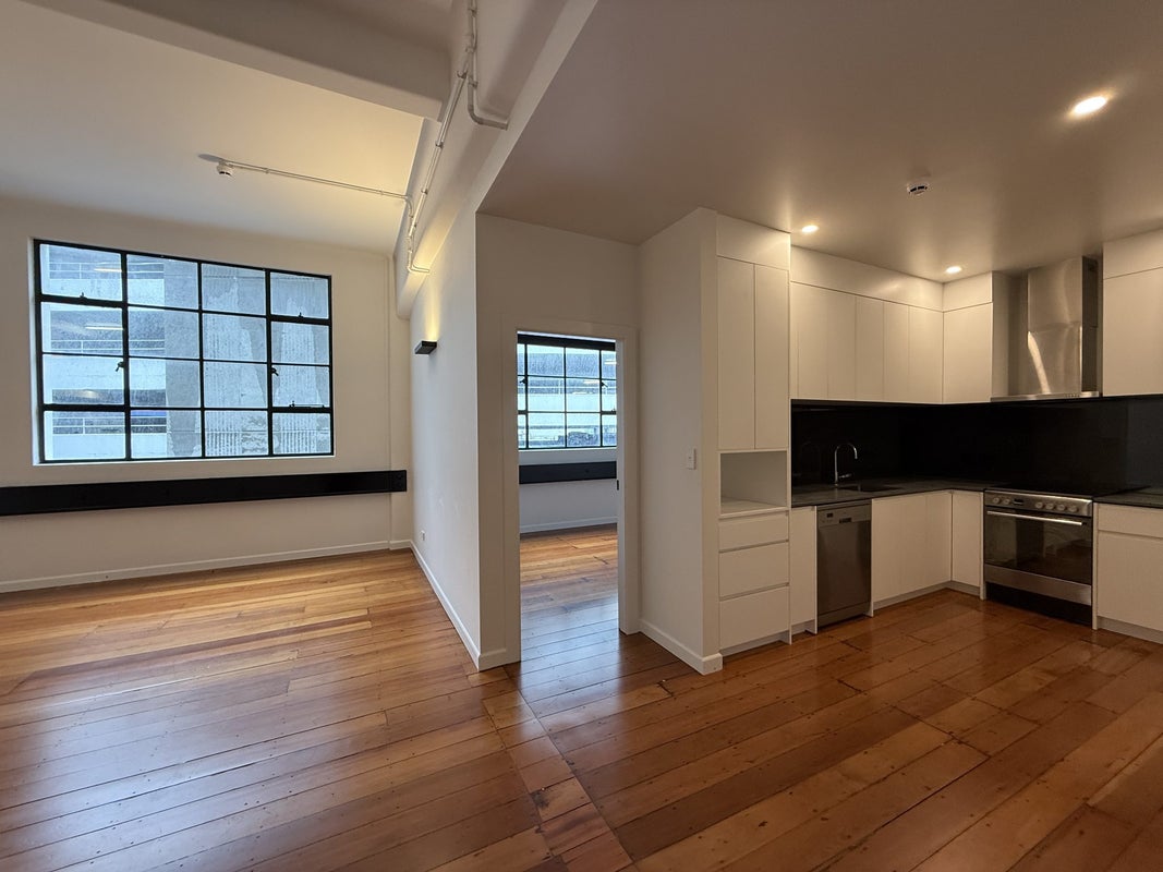 1A/40 Cuba Street, Te Aro, Wellington - Carousel 16