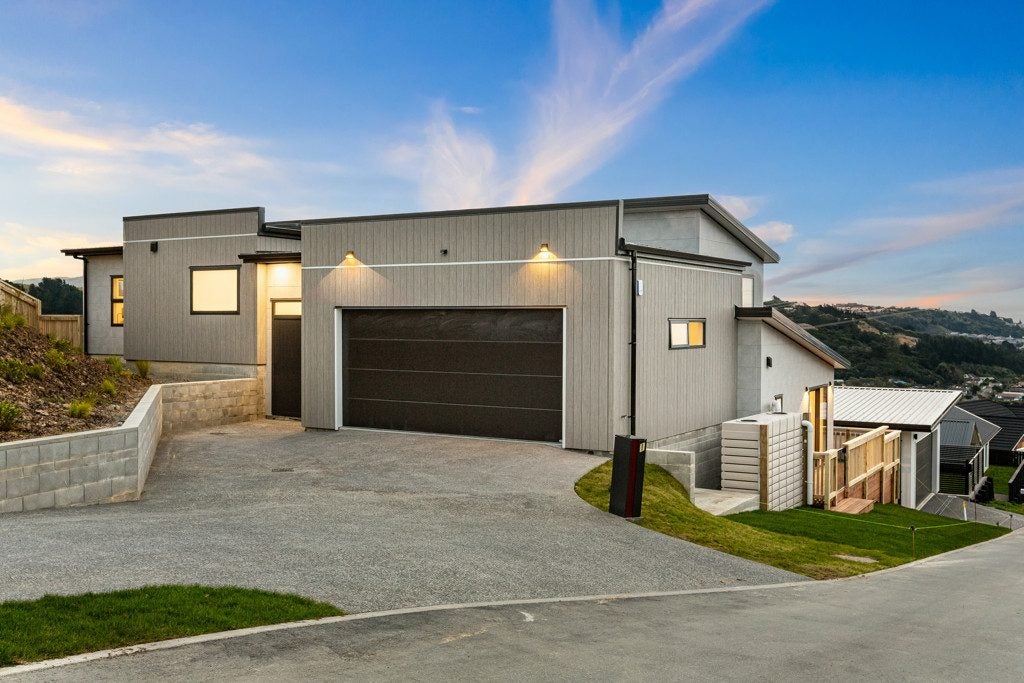 1 Trysail Place, Whitby, Porirua - Carousel 2