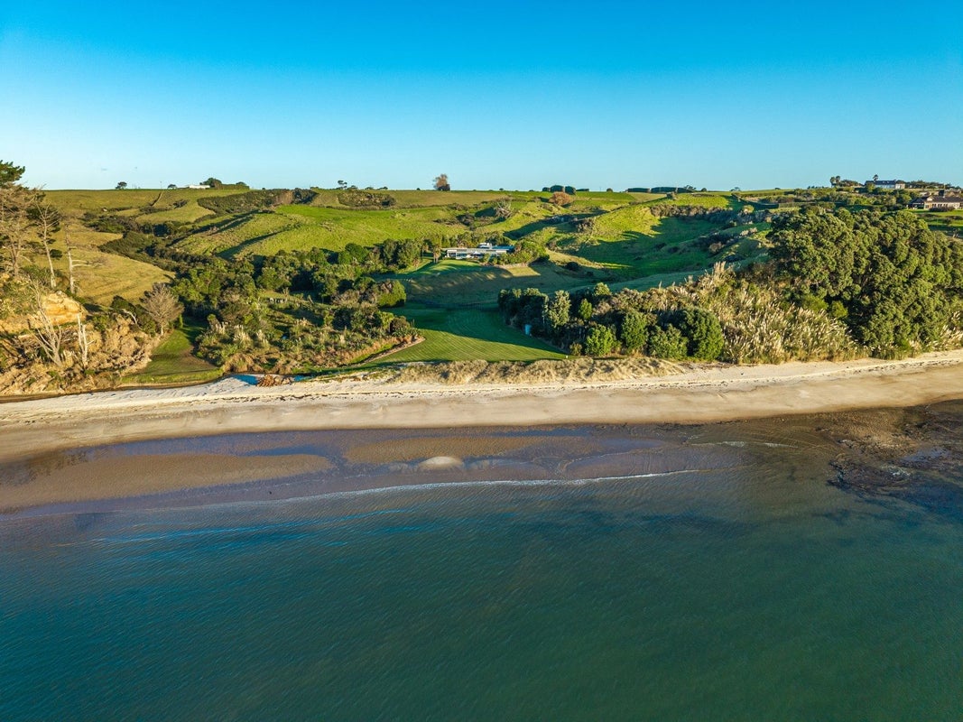 202G Big Bay Road, Manukau Heads, Franklin, Auckland - Carousel 2