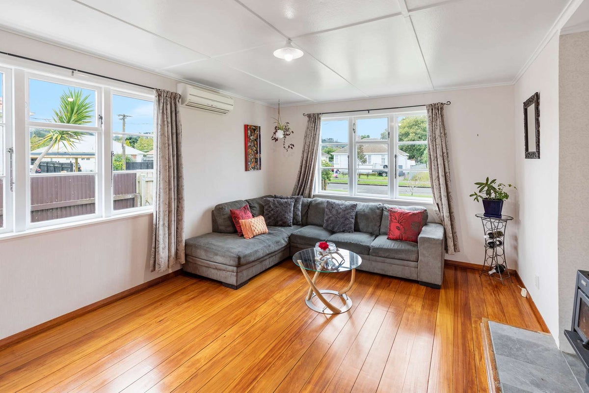 15 Victory Place, Aramoho, Whanganui - Carousel 2