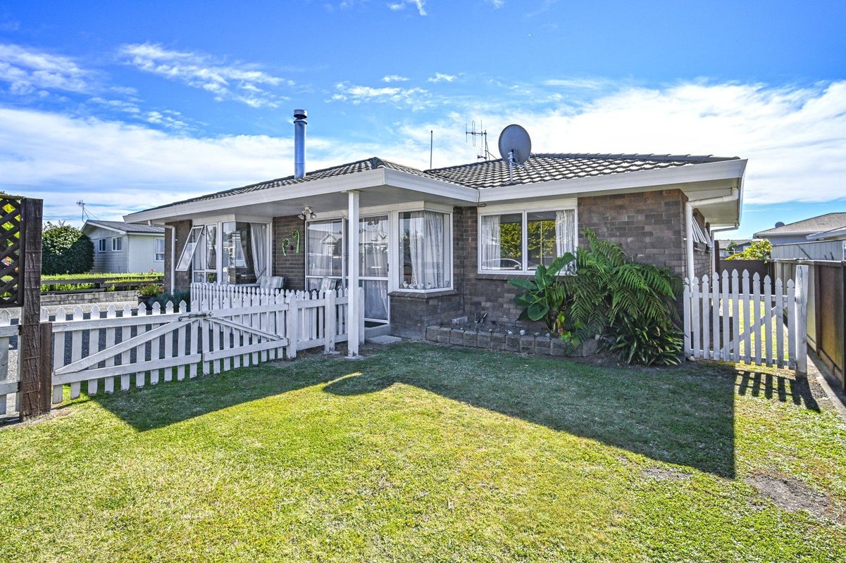 1110A Karamu Road North, Mayfair, Hastings - Carousel 1