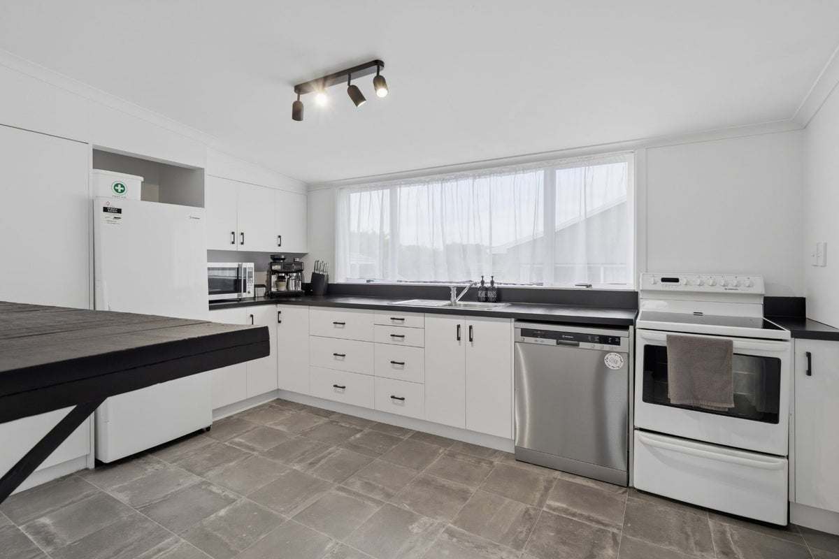 22 Coronation Street, Strathern, Invercargill, Southland - Carousel 2