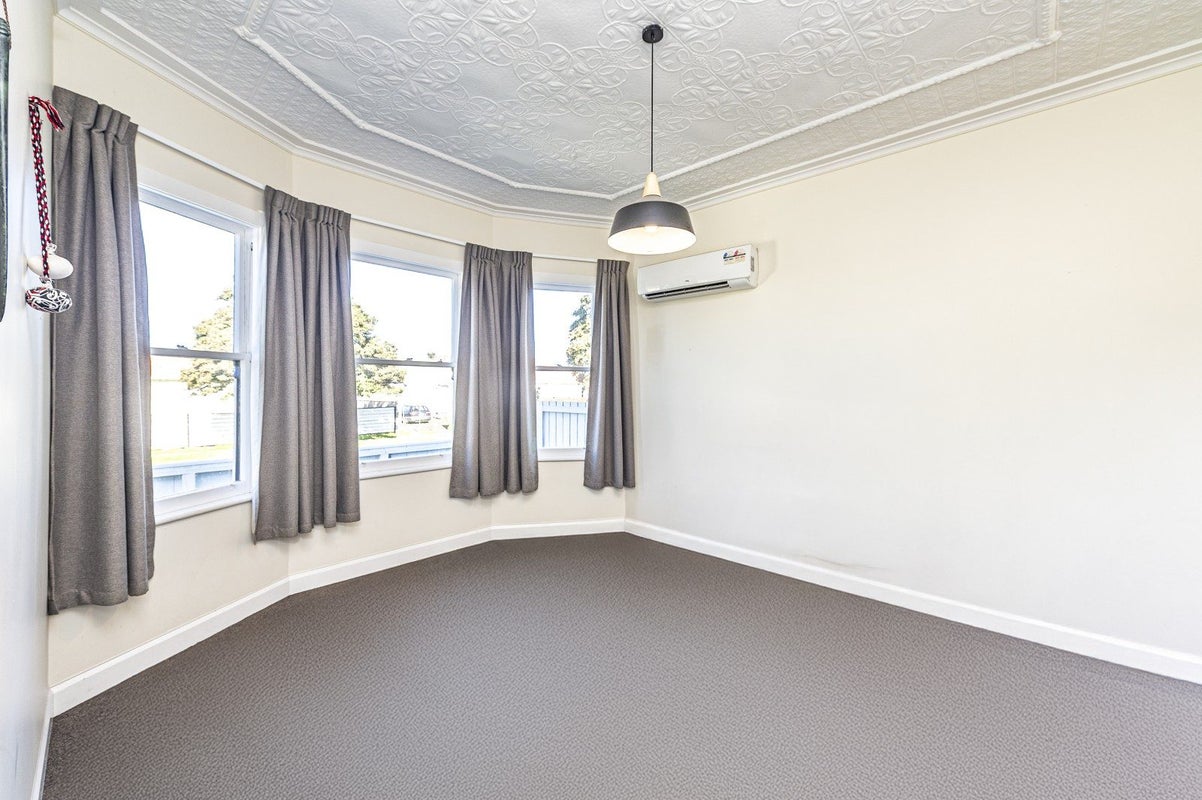 18 Swiss Avenue, Gonville, Whanganui - Carousel 2