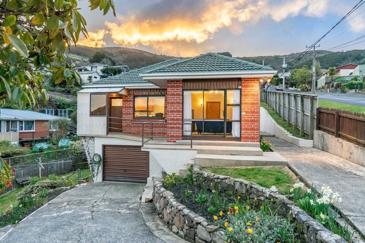 5 Huia Street, Saint Leonards, Dunedin, Otago - Carousel 1